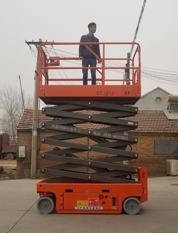 小型升降平臺(tái)廣泛應(yīng)用于哪里呢？